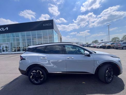 Certified 2025 Kia Sportage SX AWD/4WD image 3