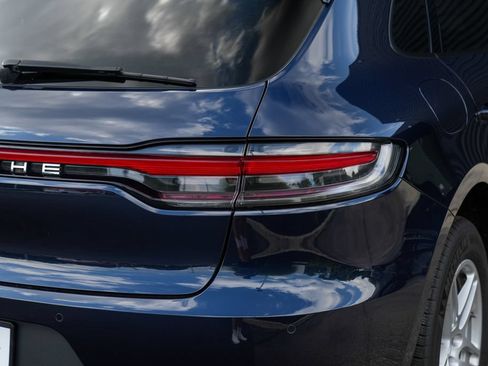 Certified 2021 Porsche Macan AWD/4WD image 15