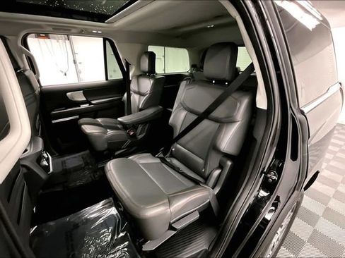 Used 2025 Ford Expedition Active image 24