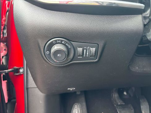 Used 2022 Jeep Compass Limited image 15