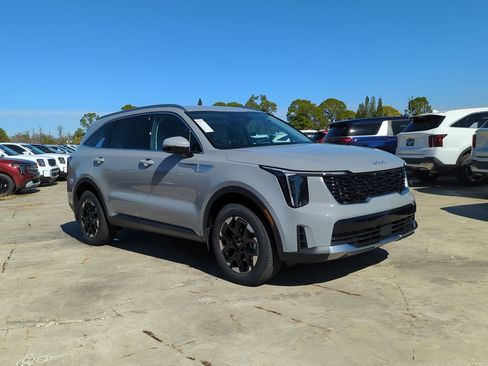 New 2026 Kia Sorento S image 2