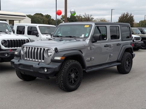 Used 2021 Jeep Wrangler Unlimited Sport image 9