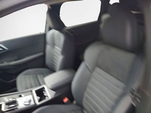 Used 2025 Mitsubishi Outlander SE image 22