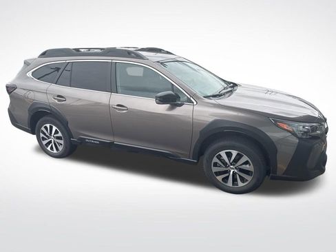Used 2024 Subaru Outback Premium AWD/4WD image 2