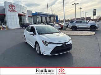 Used 2025 Toyota Corolla LE video 1