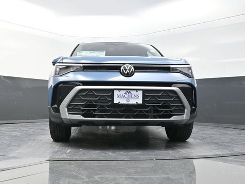 New 2026 Volkswagen Taos SE image 19