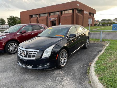 Used 2014 Cadillac XTS w/ Rear Seat Comfort Package image 4