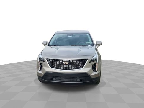 Certified 2023 Cadillac XT4 Luxury w/ Cold Weather Package FWD image 3
