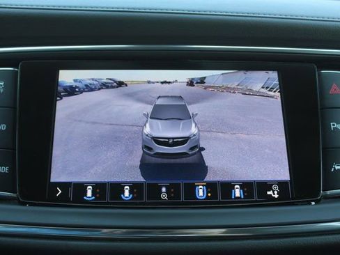 Used 2020 Buick Enclave Avenir w/ Avenir Technology Package image 40