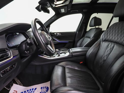 Used 2021 BMW X5 M50i w/ Executive Package image 11