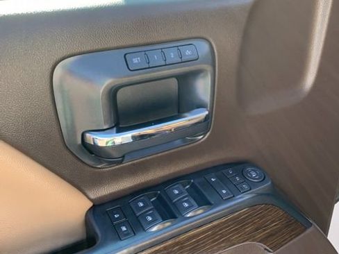 Certified 2019 GMC Sierra 2500 Denali w/ Duramax Plus Package AWD/4WD image 21