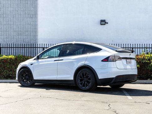 Used 2022 Tesla Model X AWD/4WD image 5