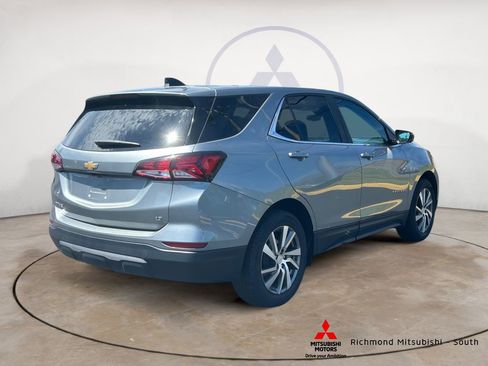 Used 2023 Chevrolet Equinox LT image 3