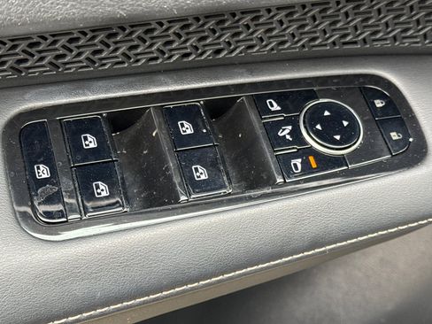 Used 2024 Nissan Ariya FWD image 12