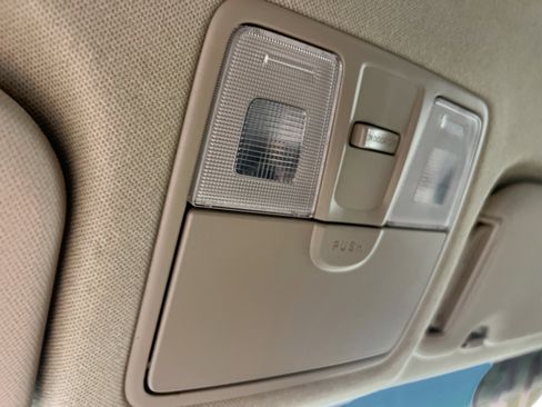 Used 2015 Hyundai Elantra SE w/ Option Group 02 FWD image 22