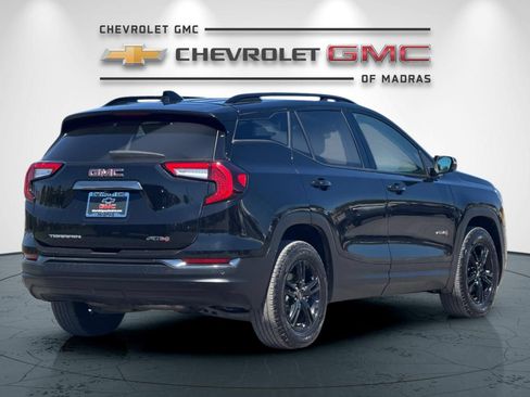 Used 2023 GMC Terrain AT4 AWD/4WD image 3