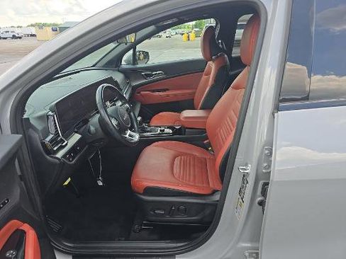 Used 2025 Kia Sportage SX FWD image 8