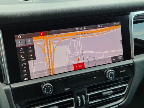 Certified 2026 Porsche Macan AWD/4WD image 16