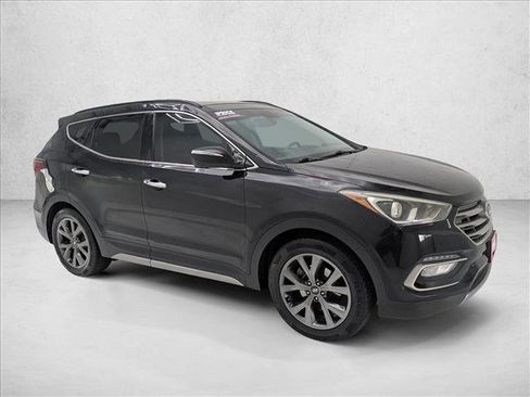 Used 2017 Hyundai Santa Fe Sport FWD image 3