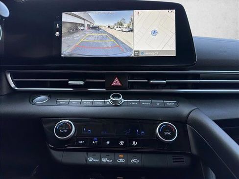 Used 2024 Hyundai Elantra SEL FWD image 20