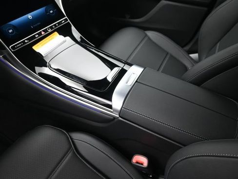 New 2026 Mercedes-Benz GLC 300 image 31