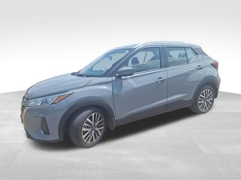 Certified 2024 Nissan Kicks SV FWD image 4