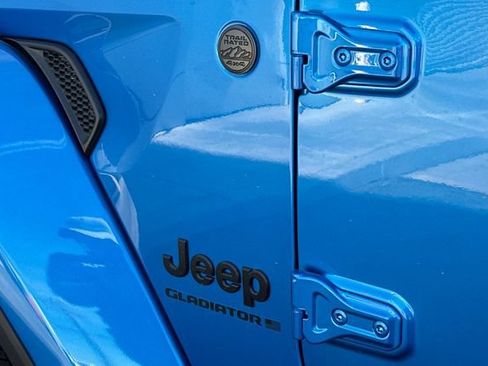 New 2026 Jeep Gladiator Sport AWD/4WD image 24