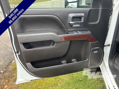 Used 2019 GMC Sierra 2500 SLT w/ Duramax Plus Package image 19