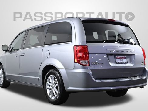 Used 2019 Dodge Grand Caravan SXT image 7