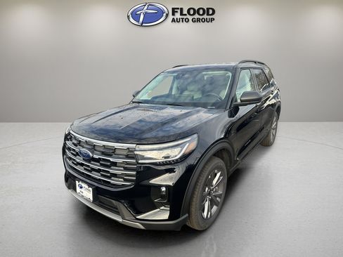 New 2026 Ford Explorer Active w/ Active Comfort Package image 3