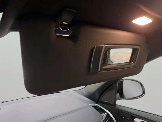 Used 2020 BMW X5 sDrive40i w/ M Sport Package RWD image 61
