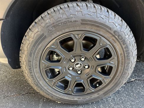 Used 2025 Ford Bronco Sport Badlands image 11