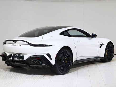 Used 2025 Aston Martin V8 Vantage Coupe image 17