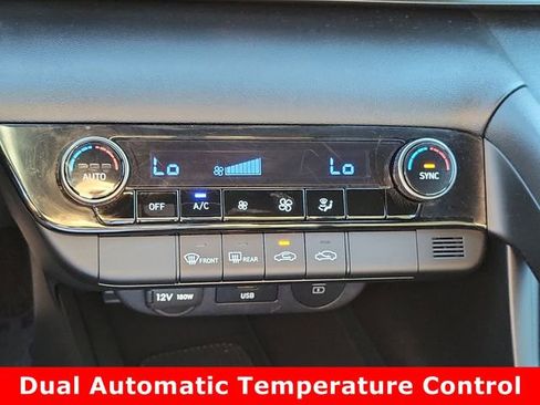 Used 2025 Hyundai Elantra Sport image 11