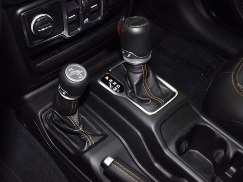 Used 2022 Jeep Gladiator Overland AWD/4WD image 31