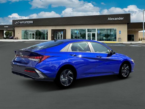 New 2026 Hyundai Elantra Sport FWD image 8