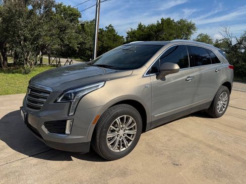 Used 2017 Cadillac XT5 Luxury w/ Driver Awareness Package FWD image 6
