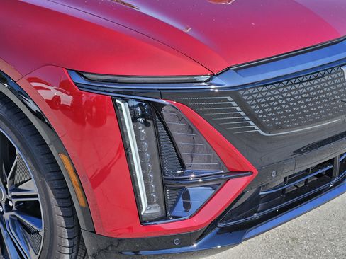 New 2025 Cadillac Lyriq Sport image 9