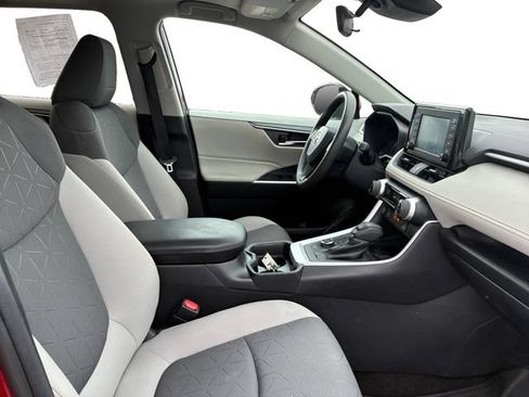 Used 2019 Toyota RAV4 XLE w/ Convenience Package AWD/4WD image 12