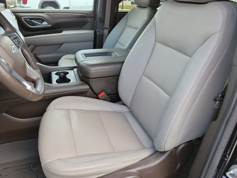 Used 2023 Chevrolet Tahoe Z71 w/ Luxury Package image 13