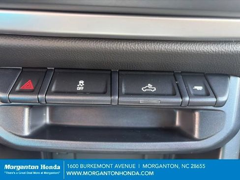 Used 2018 Chevrolet Colorado LT AWD/4WD image 23