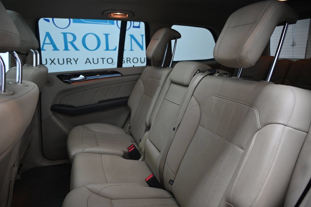 Used 2016 Mercedes-Benz GL 320 BlueTEC 4MATIC w/ Premium I Package image 36
