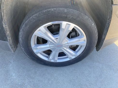 Used 2017 GMC Terrain SLE w/ Convenience Package image 2