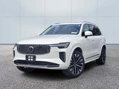 Certified 2025 Volvo XC90 B5 Plus AWD/4WD image 1