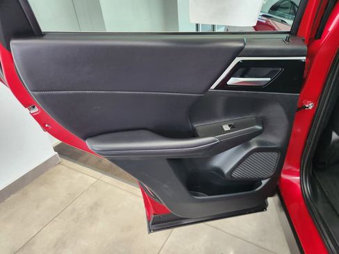 Used 2025 Mitsubishi Outlander SE image 16