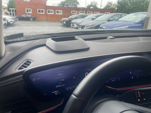 Used 2024 Buick Envision Sport Touring image 34