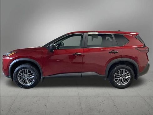 Used 2023 Nissan Rogue S AWD/4WD image 2