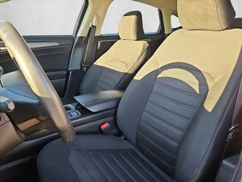 Used 2020 Ford Fusion SE image 10