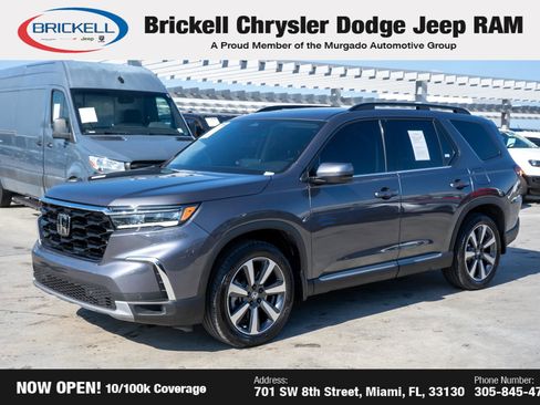 Used 2025 Honda Pilot Touring image 1