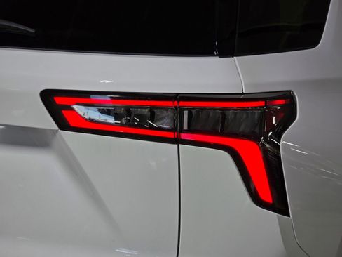 Used 2025 Chevrolet Equinox LT image 12